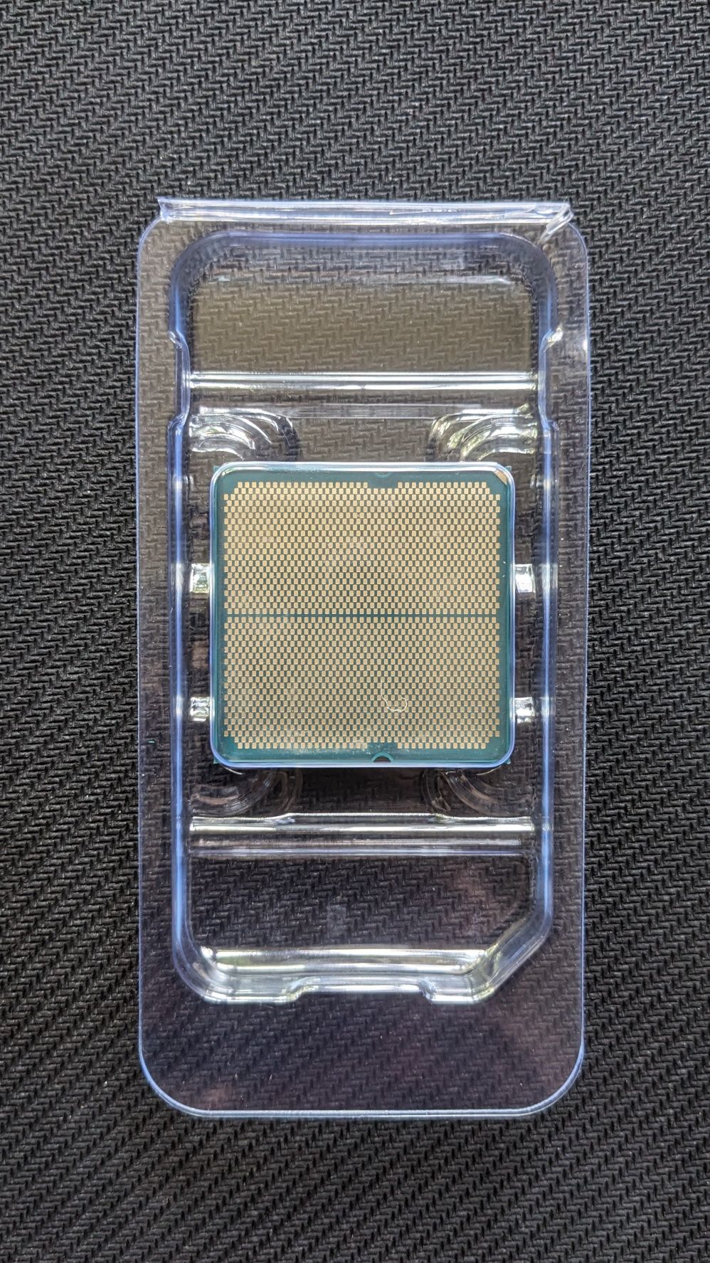 Процесор AMD Ryzen 5 8400F, Socket AM5