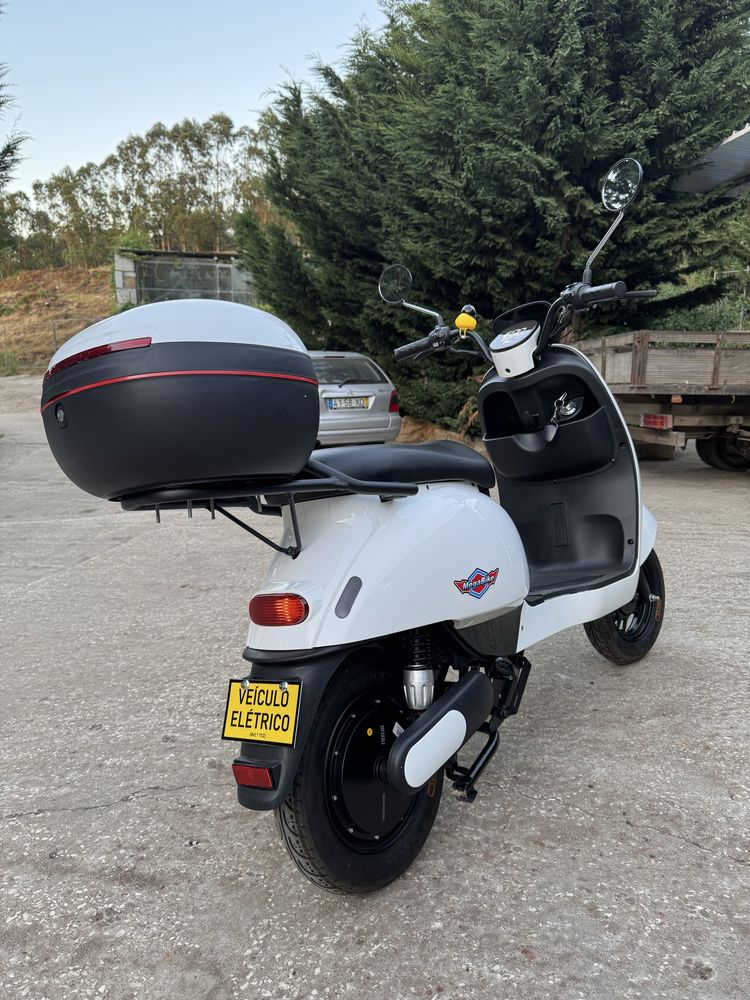 Moto eletrica como nova