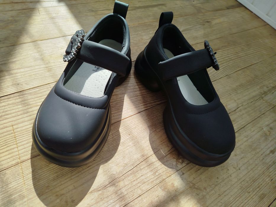 Туфлі, чоботи, черевики