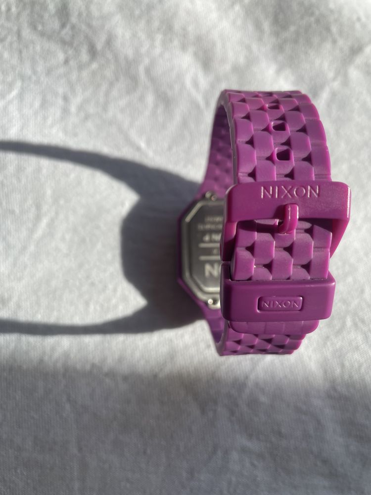 Zegarek nixon damski the re run fioletowy purple lcd elektroniczny