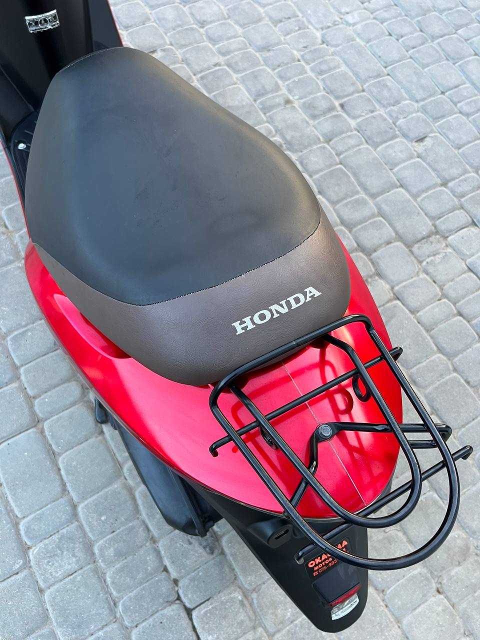 Скутер ІНЖЕКТОР Honda Dio AF 68 4-Т  тільки з КОНТЕЙНЕРА