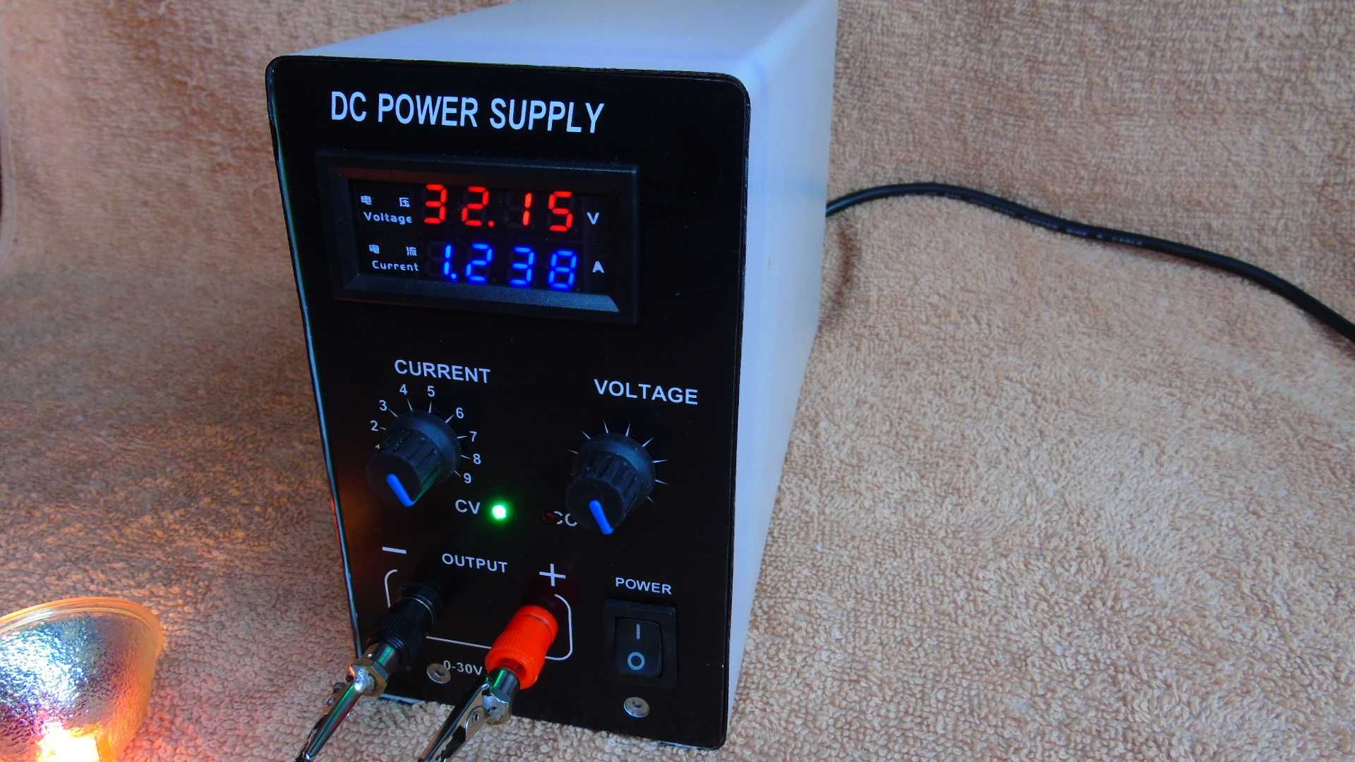 Zasilacz laboratoryjny z regulacją 0-30V  0-3A