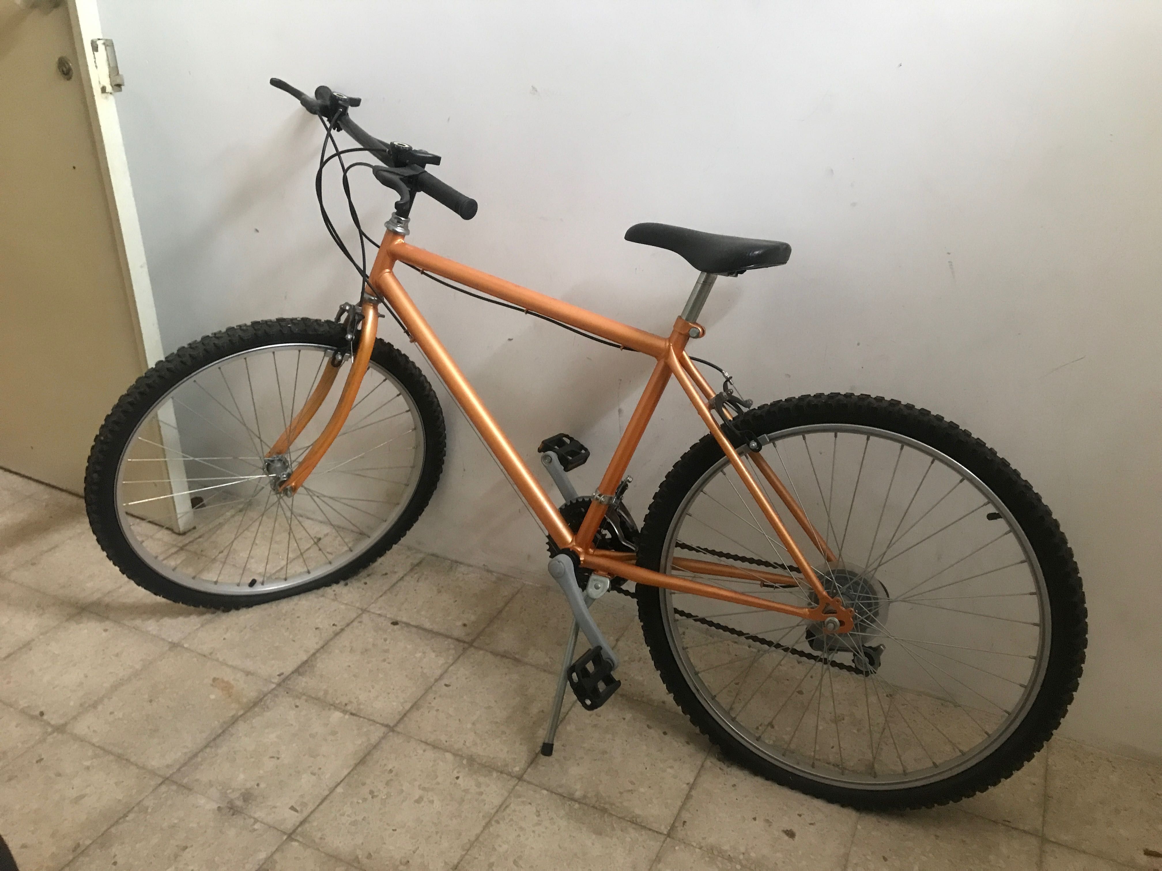 Bicicleta cor de laranja