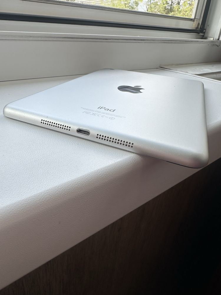 Apple Ipad mini 2 (олх доставки немає)