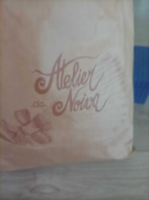 Vestido de noiva em tom pérola