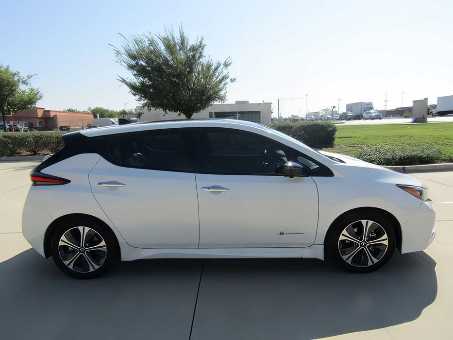 Nissan LEAF      2019