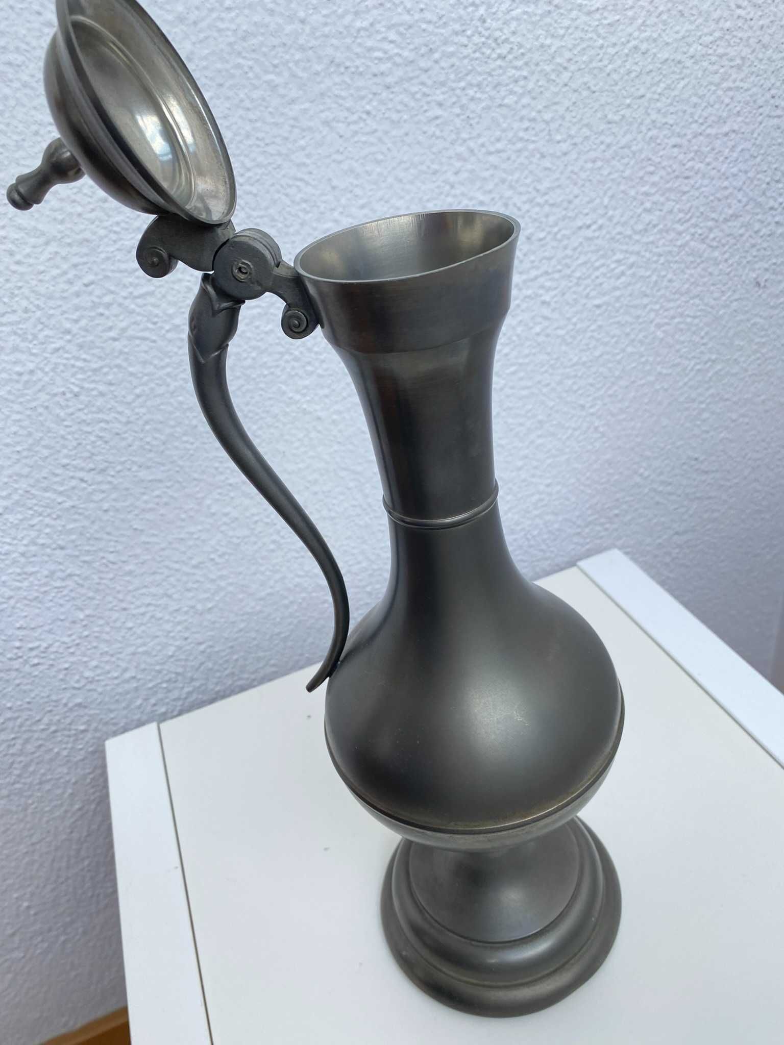 Garrafa vintage em estanho da Royal KMD Holland Pewter