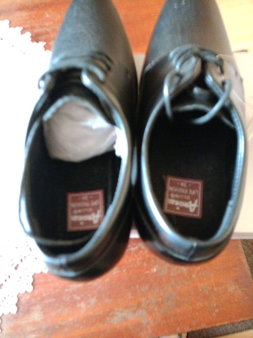 Buty czarne komunijne 34 nowe