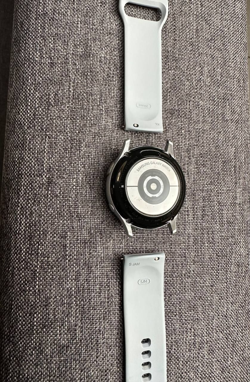 Продам смарт часы Samsung galaxy watch active 2