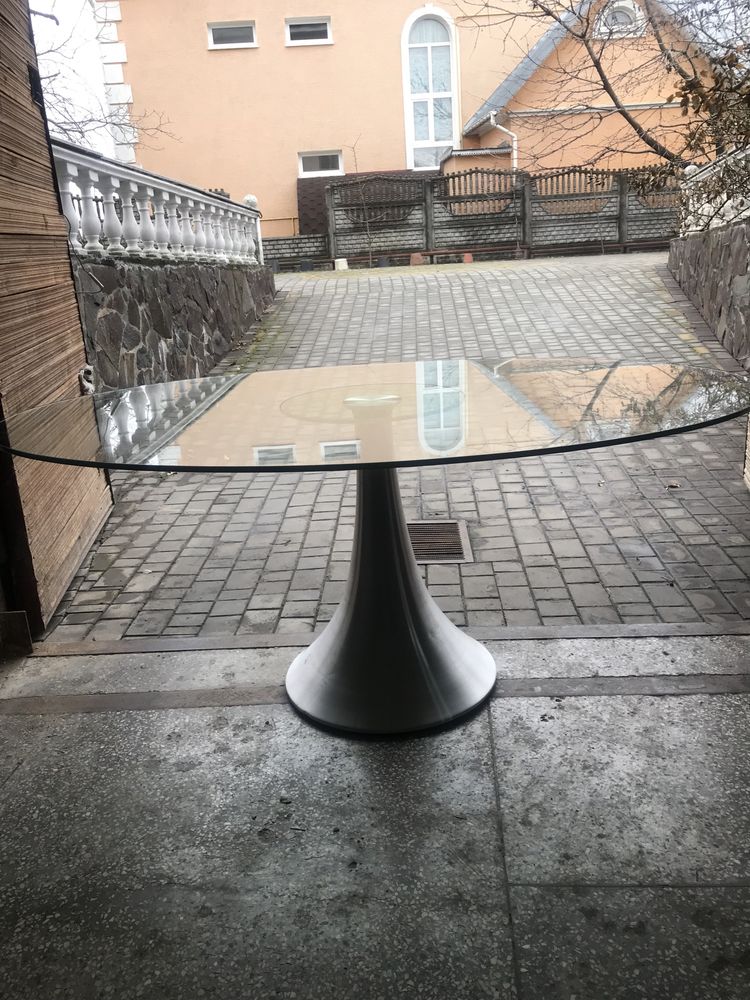 Стіл скляний овальний німецького бренду Kare Design
