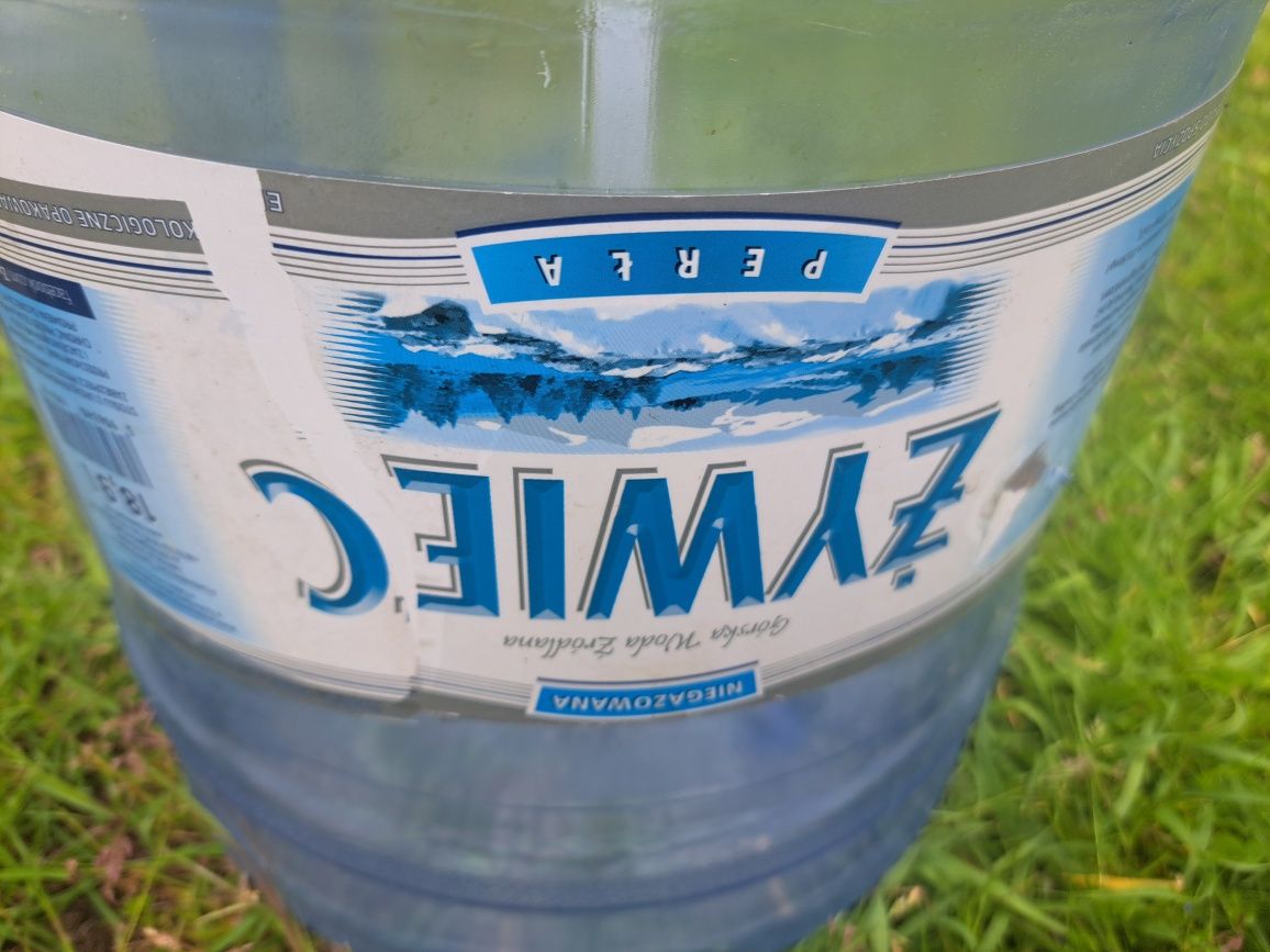 Zasobnik  do wody pitnej z pompką
