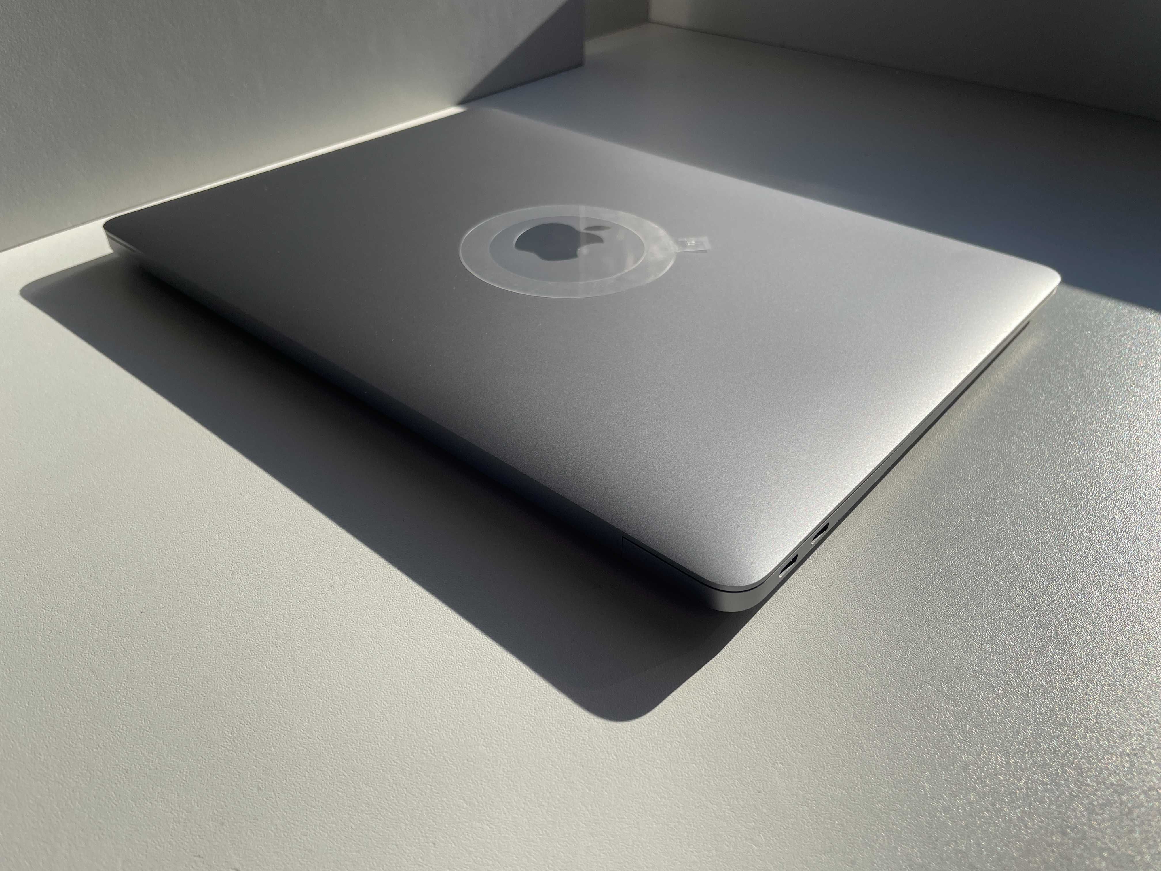 Macbook Air M1 гарантия Apple Care + до 15.08.2026 Цена 550$