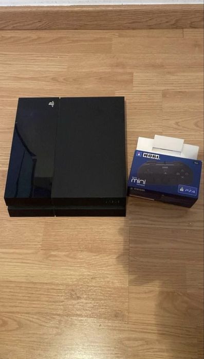 Playstation 4 1 TB + Comando Hori
