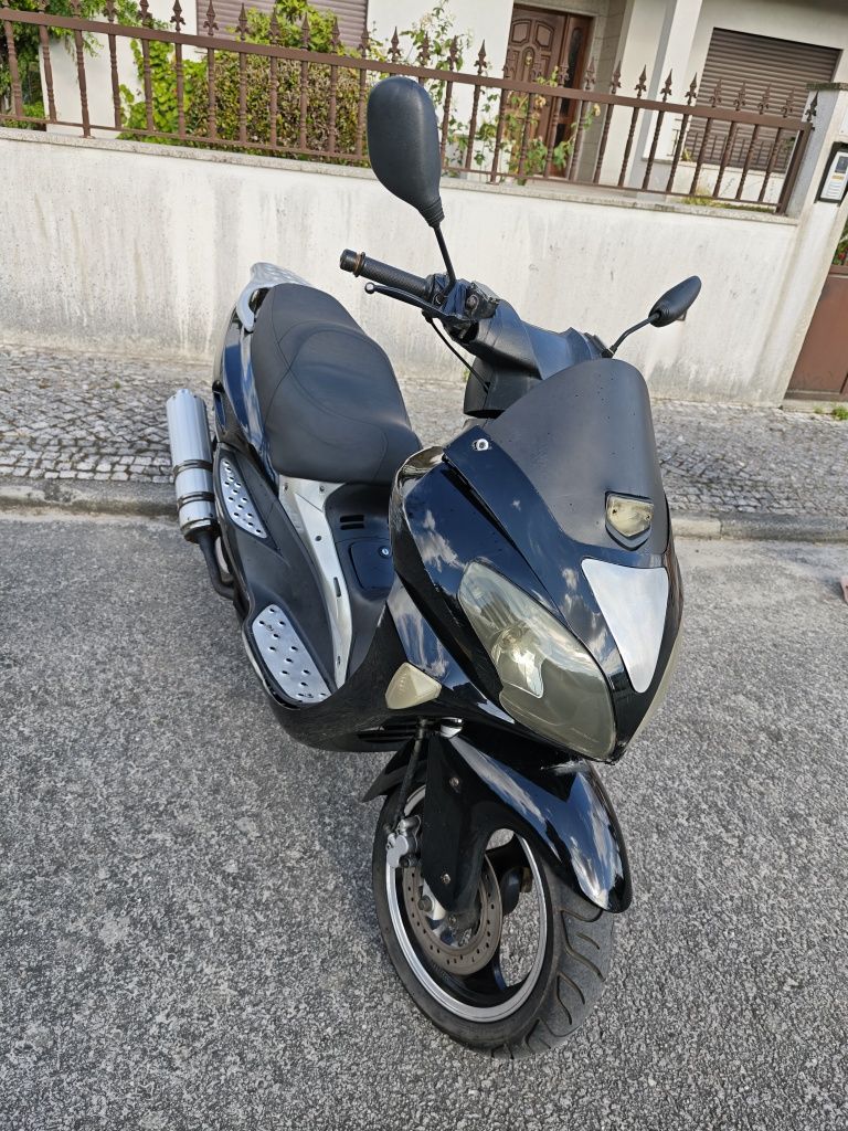 Vendo Moto Pronta a andar