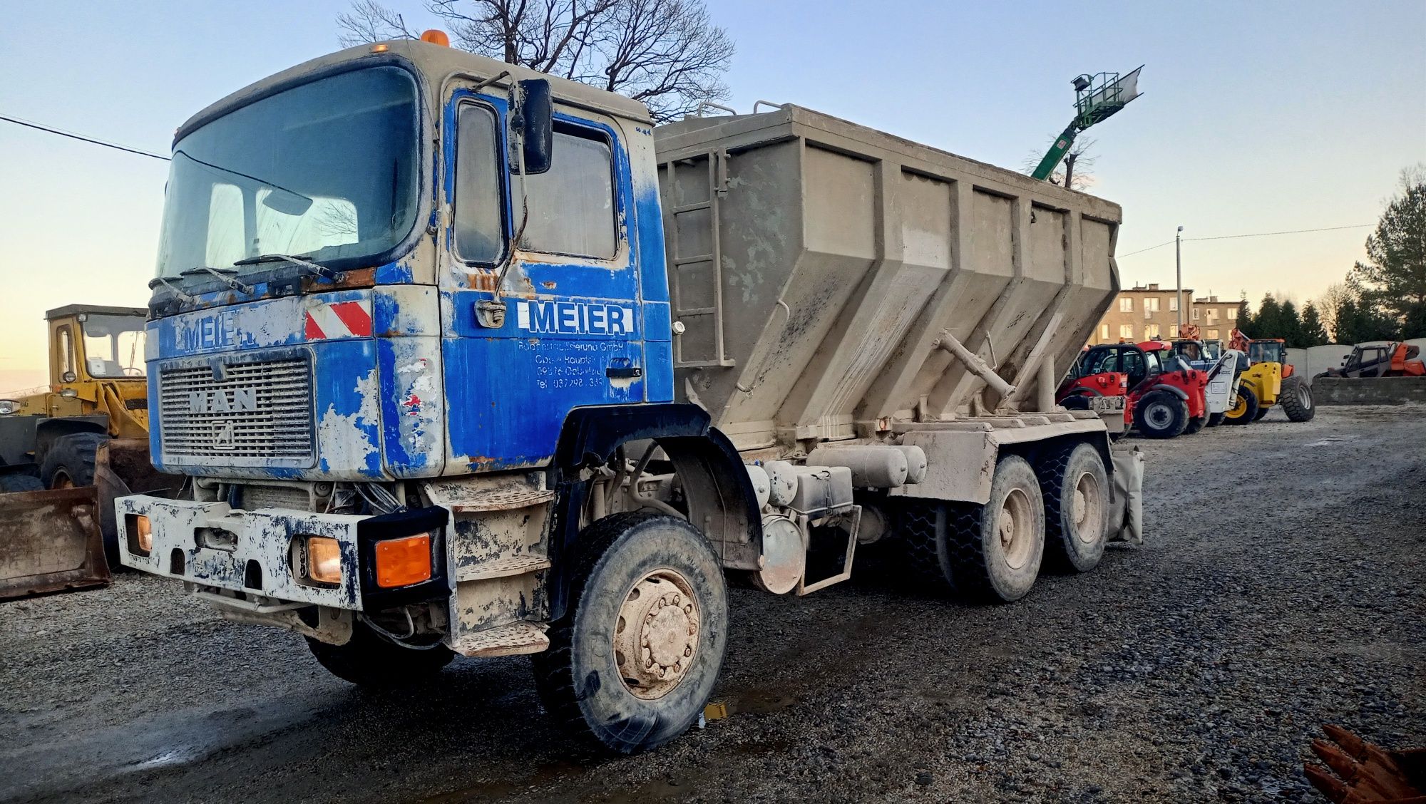 Stabilizator gruntu posypywacz Streumaster sw18 Man 6x6 siewka cementu