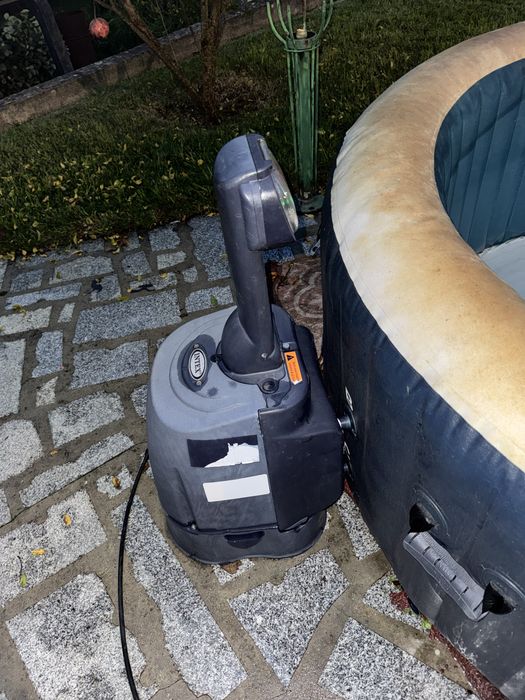 SPA INSUFLÁVEL INTEX 4/6 PESSOAS