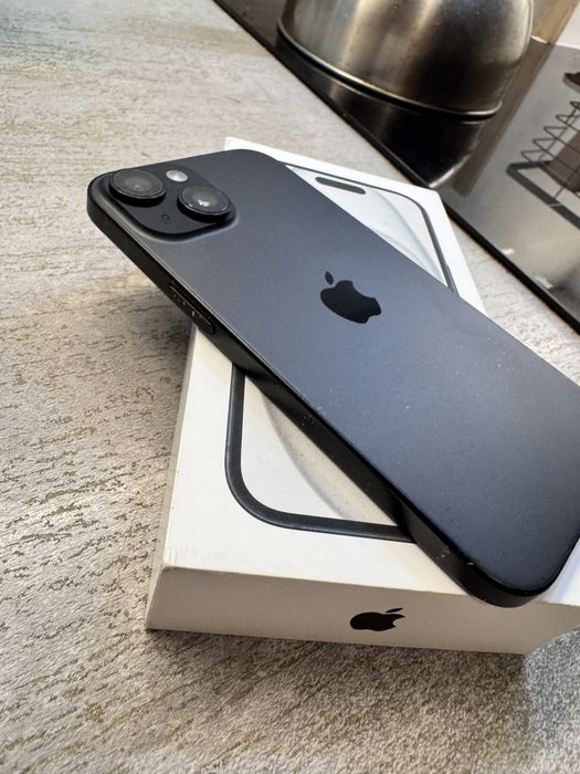 Sprzedam iphone 15 128gb super stan