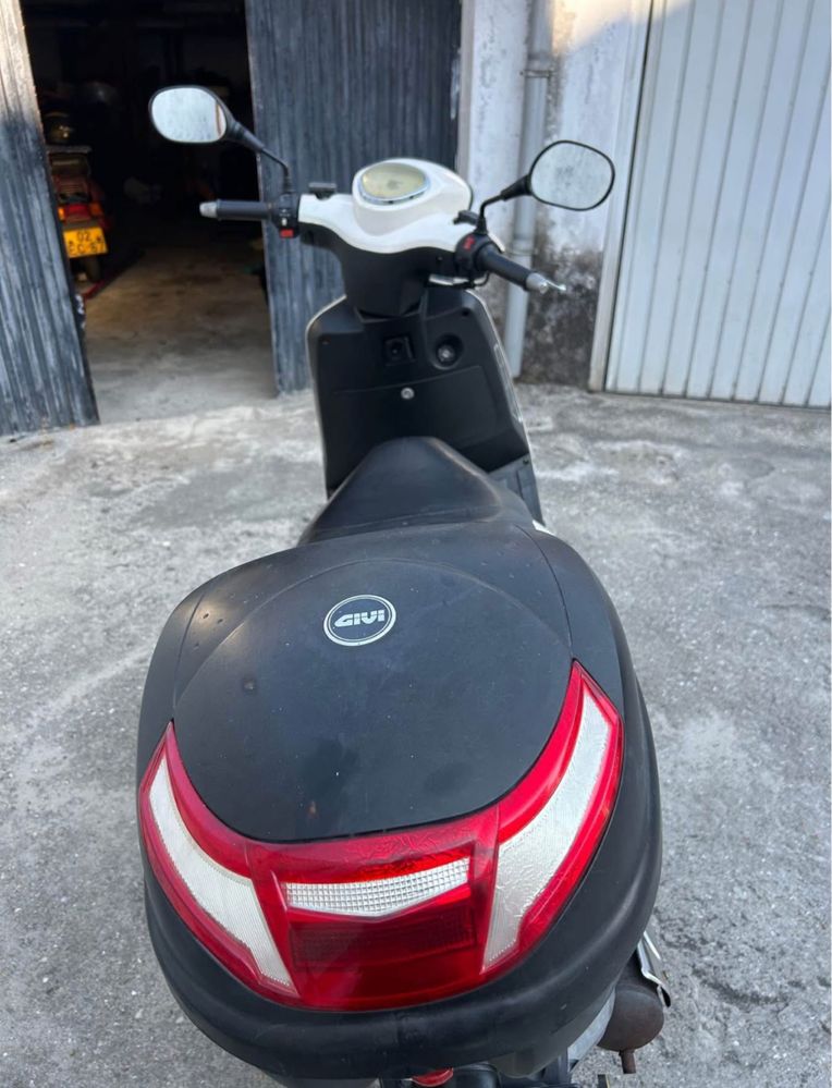 Scooter GOES ZN-125T