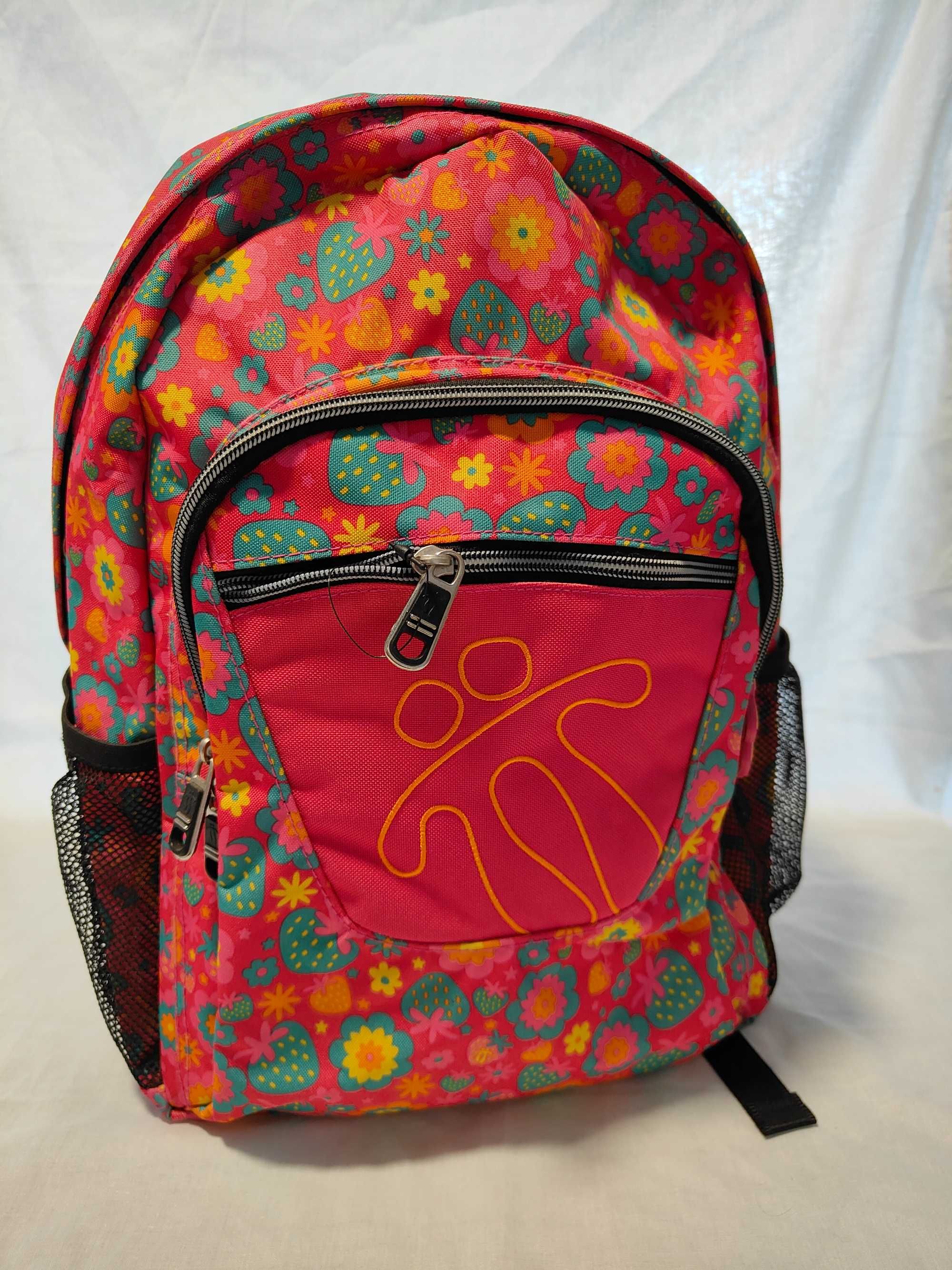 Mochilas TOTTO com etiqueta