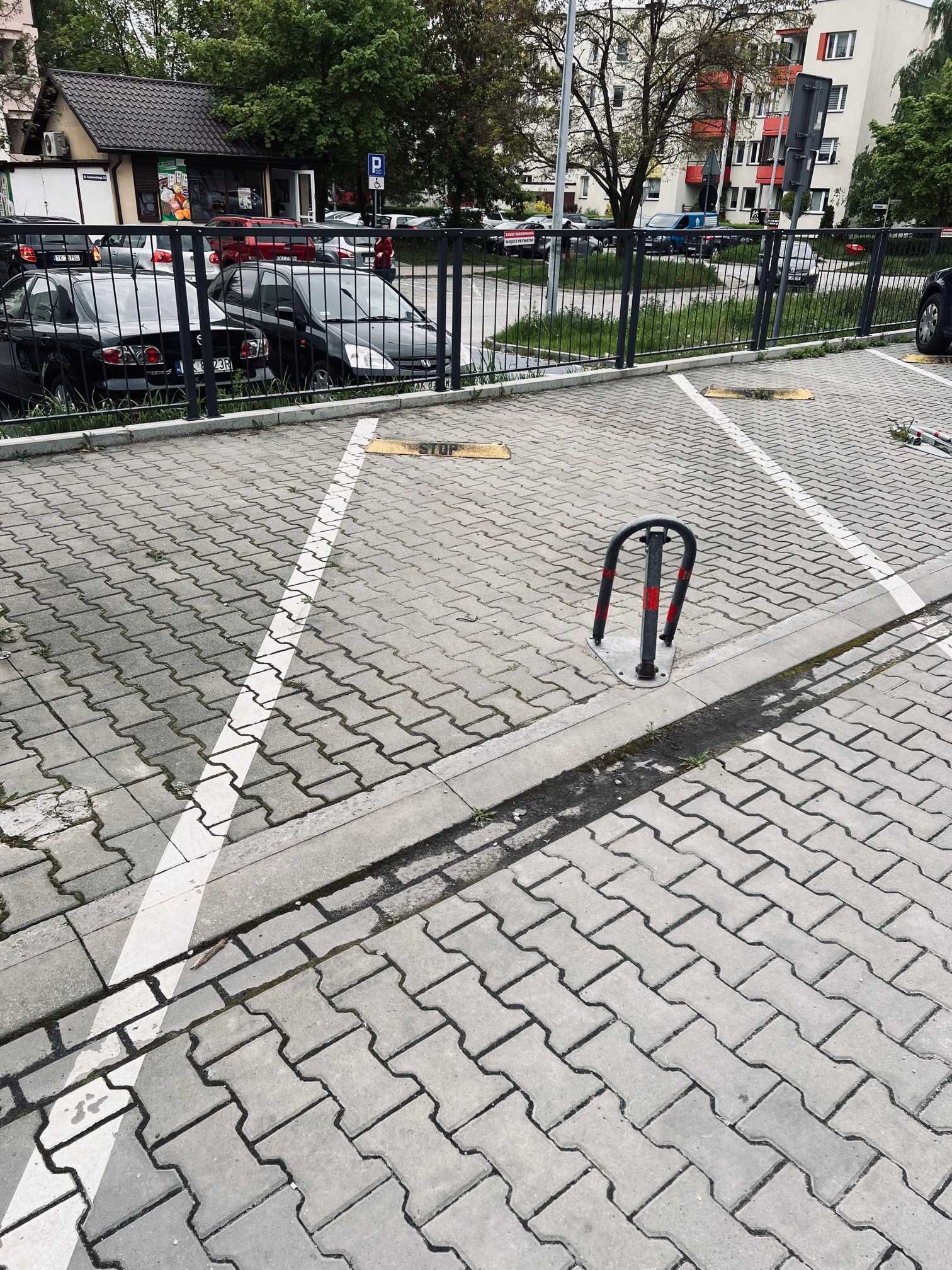 Miejsce parkingowe naziemne z blokadą - Ślichowice-Jurajska