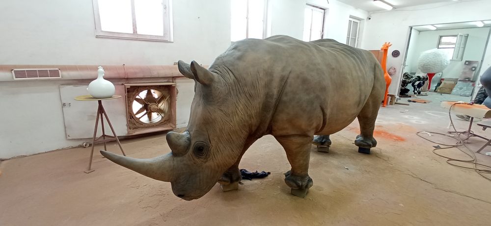 Figury ogrodowe dekoracyjne nosorożec żyrafa jednorożec żubr XXL