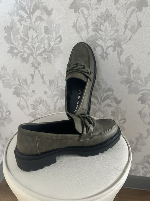 Лофери жіночі туфлі