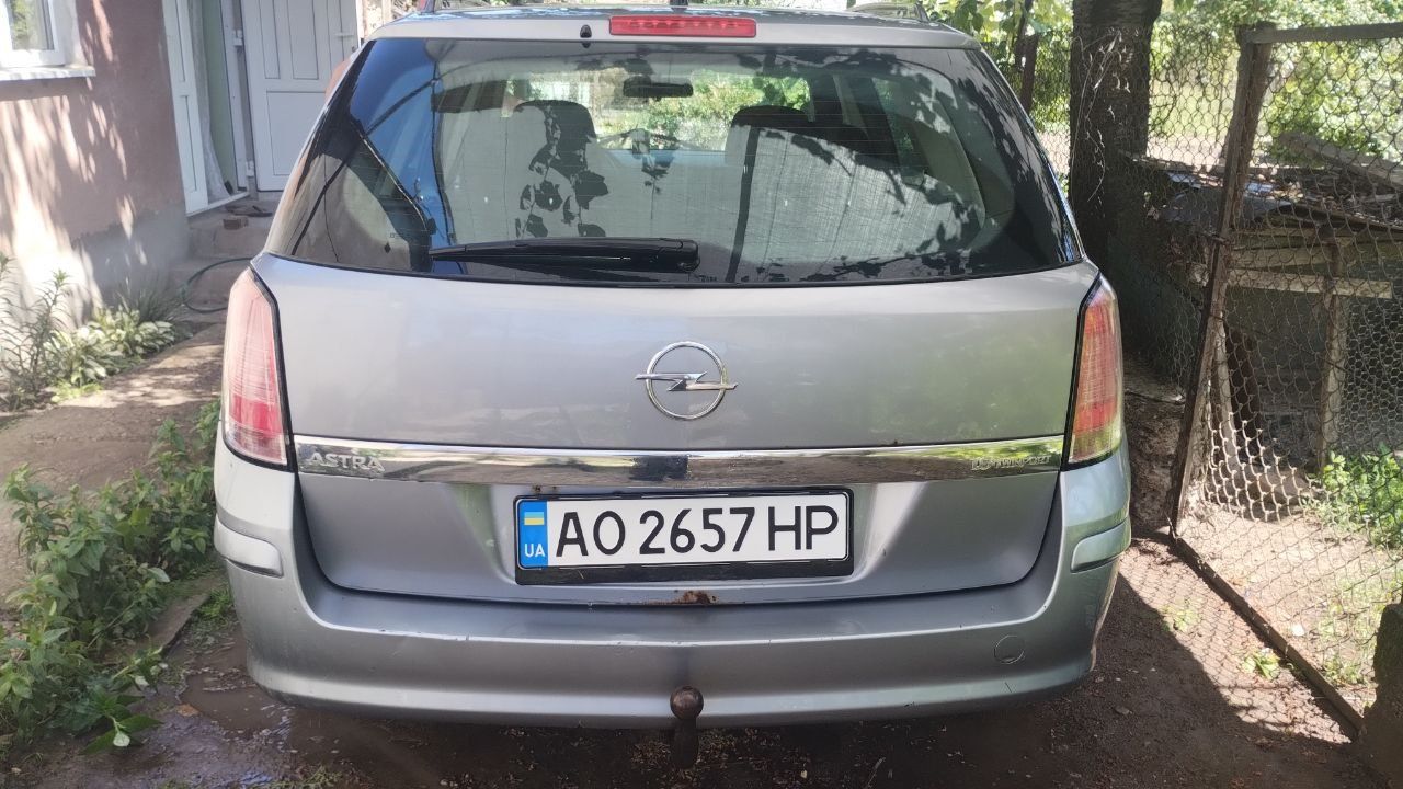 Opel Astra H 1.6 бензин • Універсал • 2006