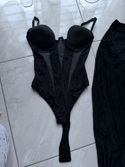 DVNT боді та юбка українського бренду