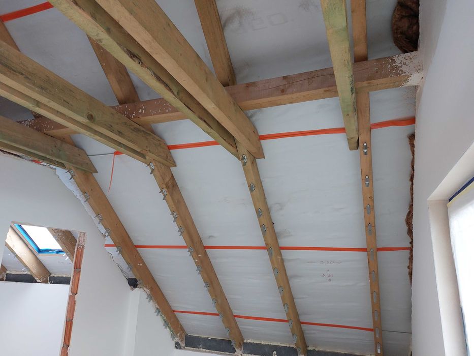 Izolacja piana PUR. Poddasza, fundamenty itp. termoizolacja ocieplenia