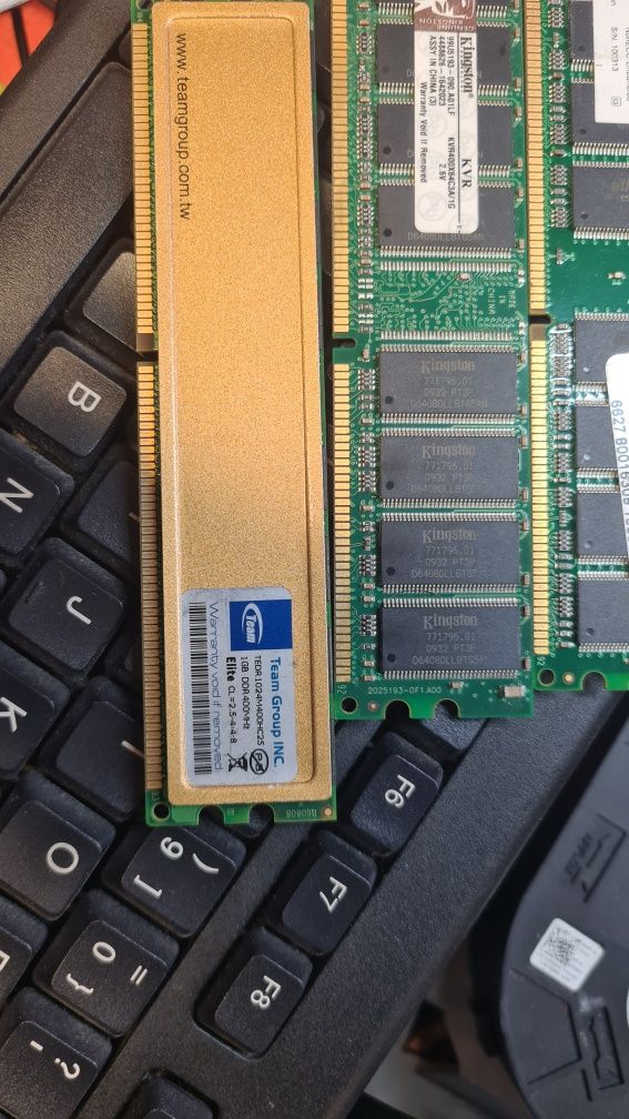 Memórias ddr 400 1gb