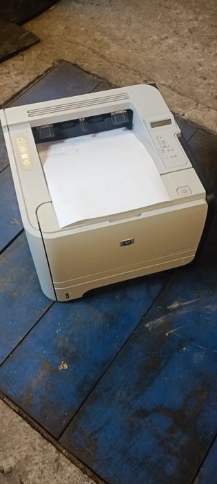 Продам принтер hp2055