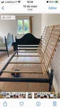 Mobilia de quarto- camas de solteiro casal e mesinhas de cabeceira