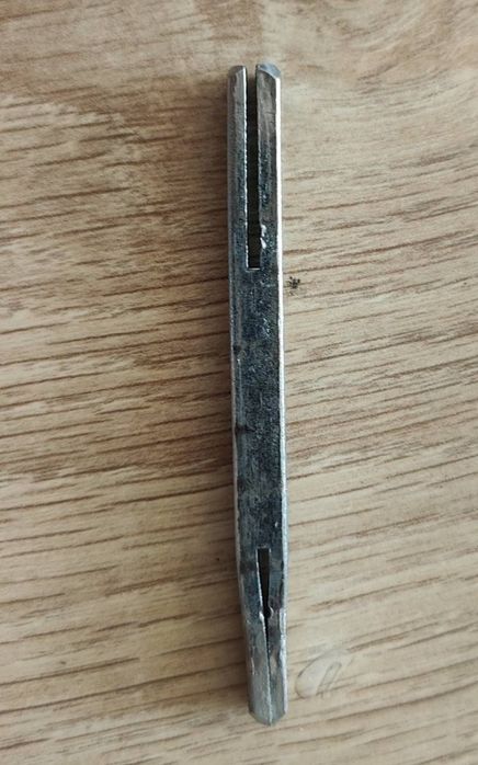 Klamki do drzwi wewnętrznych uszkodzone