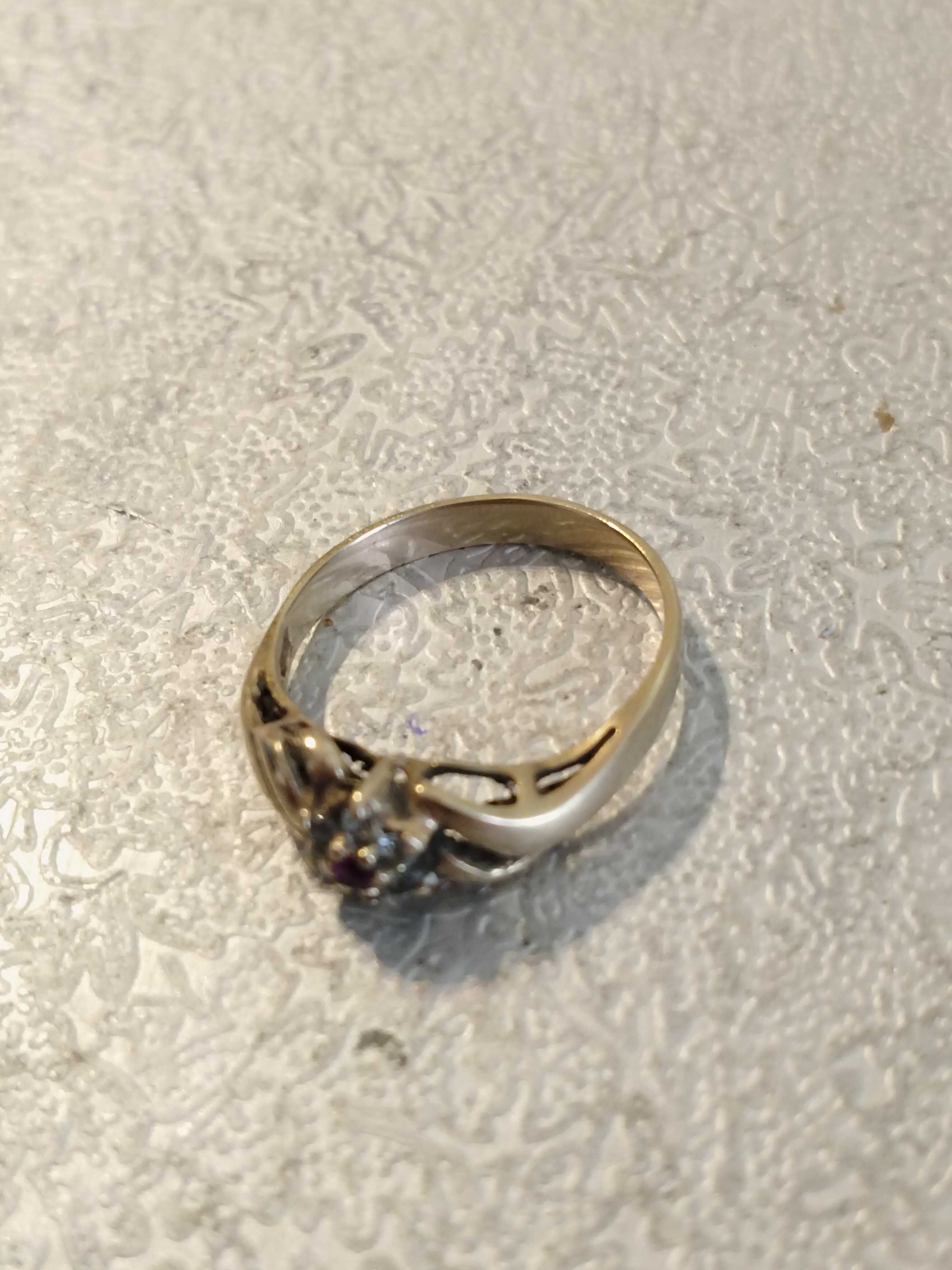 Złoty pierścionek PIĘKNY nietypowy 2,61g  585 /Nowy Lombard / Cz-wa