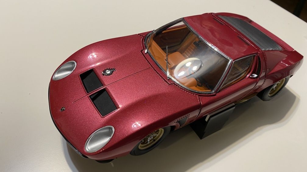 Kyosho 1:18 Lamborghini Miura Jota SVJ Rosso Granada (Burgundy Red)