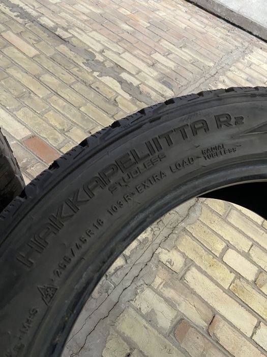 255/45/18 Nokian Hakkapeliita R2