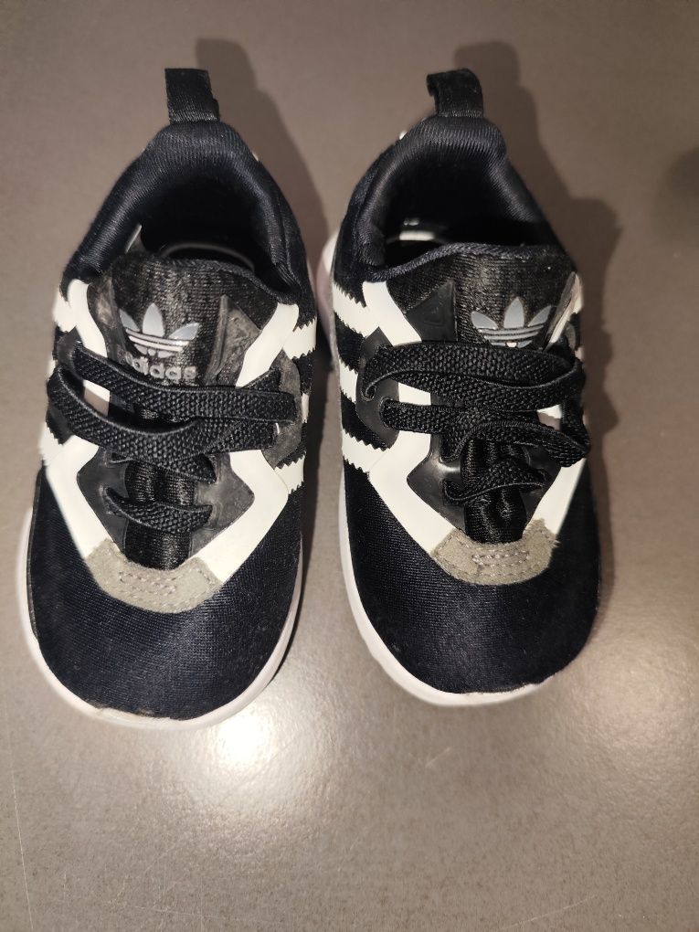 Ténis Adidas bebé