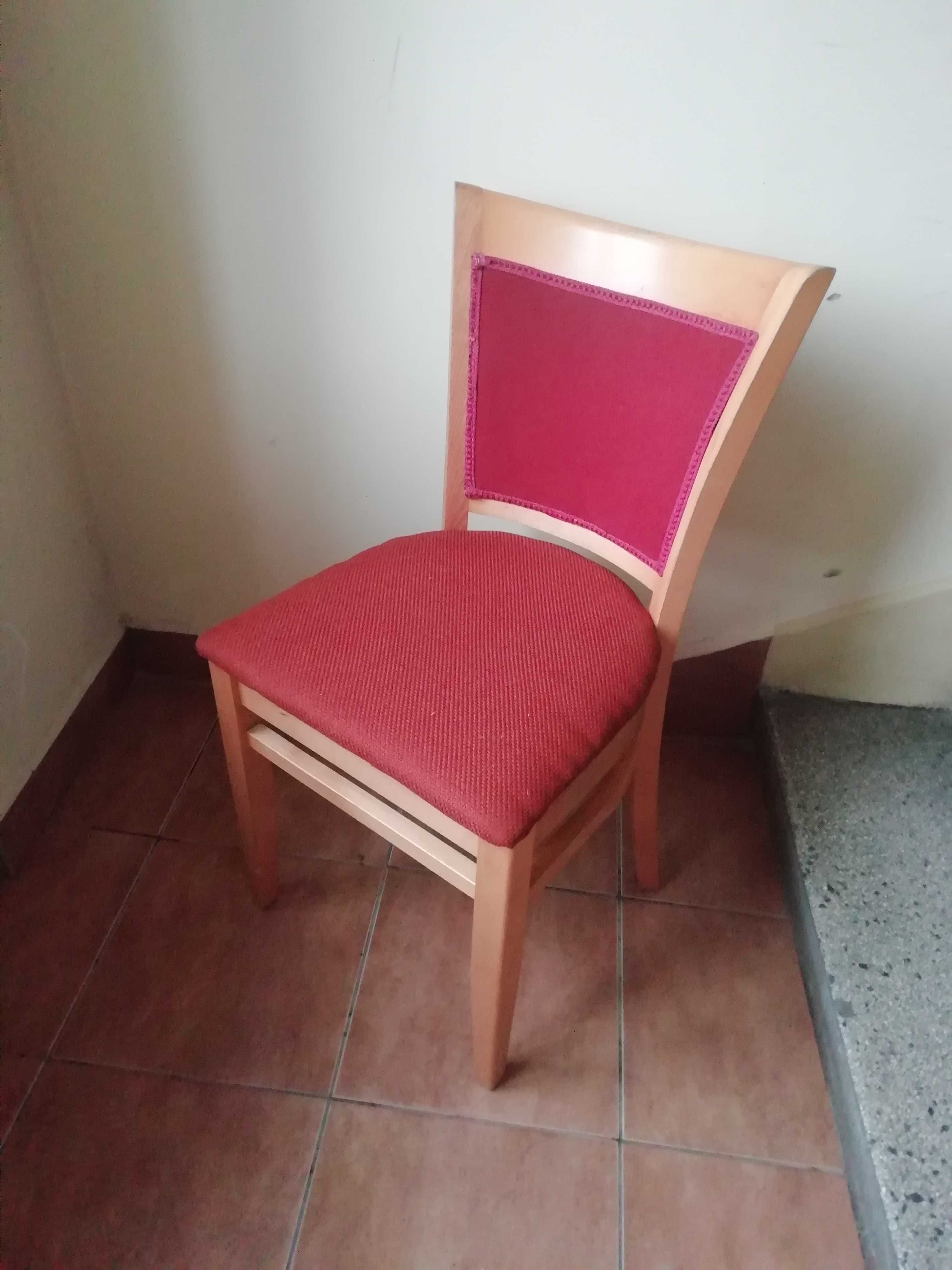Krzesło z pełnego drewna