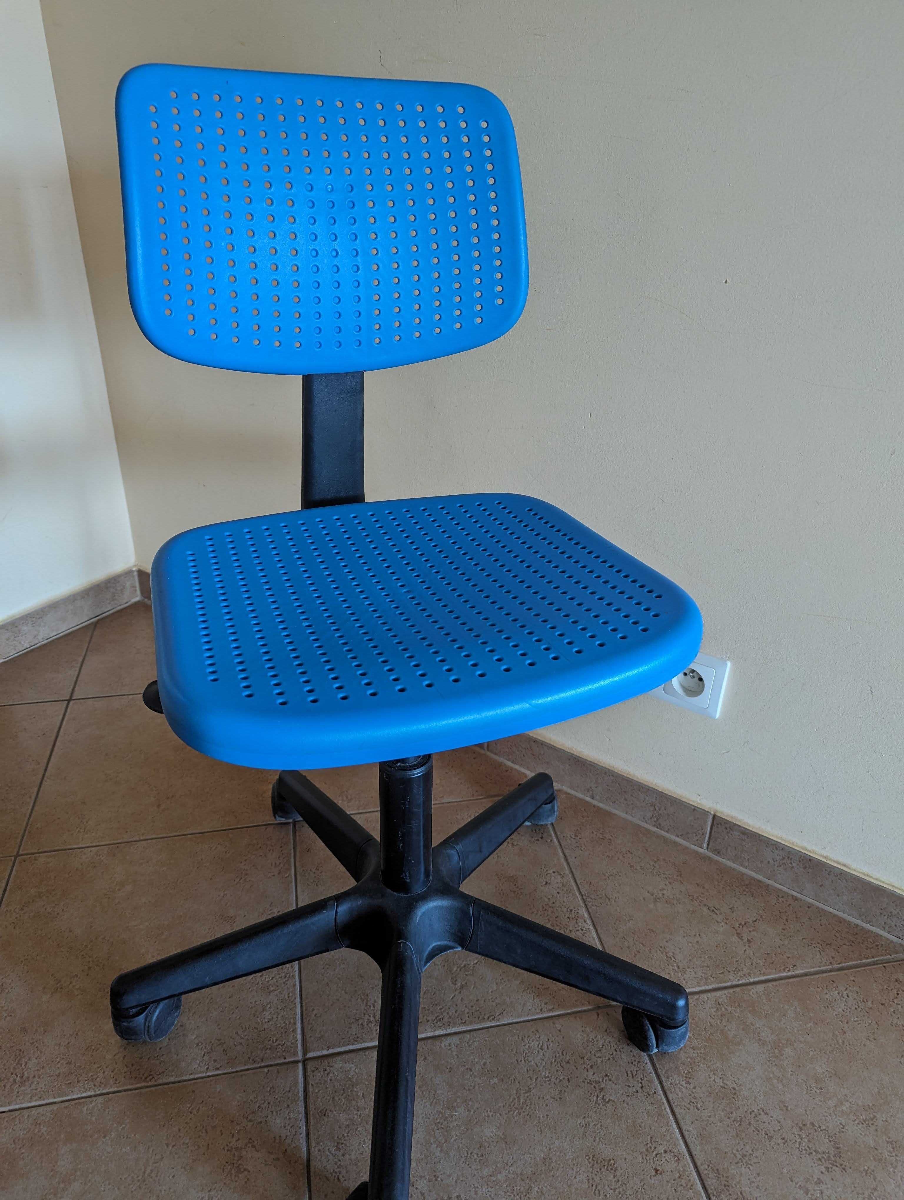 Krzesło biurowe obrotowe z regulacją wysokości