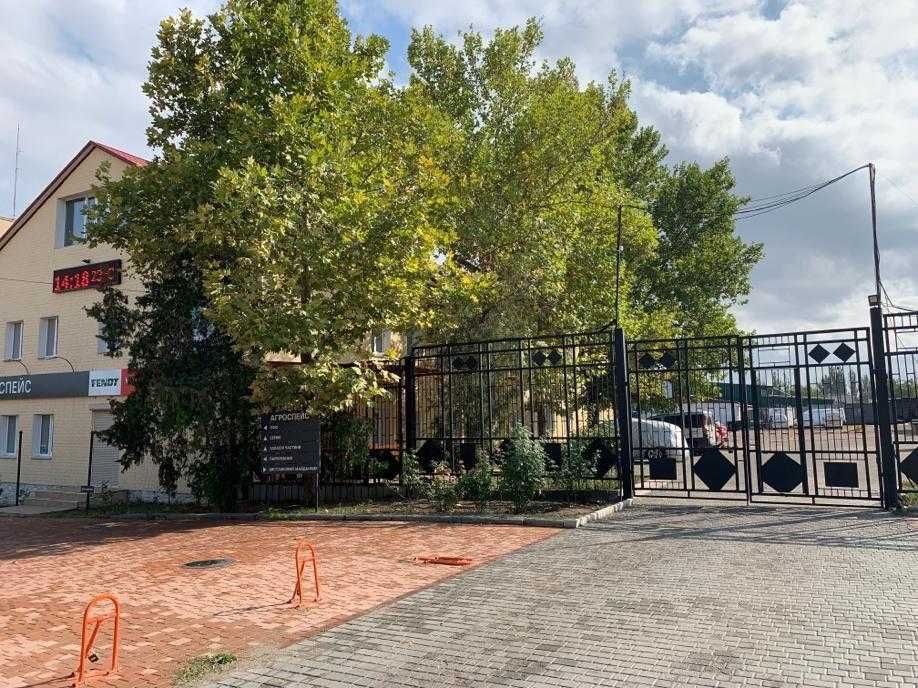Аренда офиса 16 м2 с мебелью на Троицкой в районе авторынка