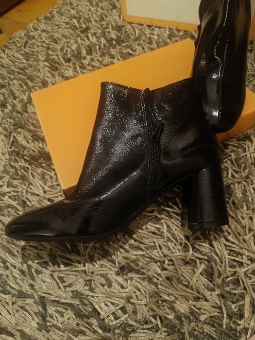 Botins em verniz Glória Ortiz tam.39