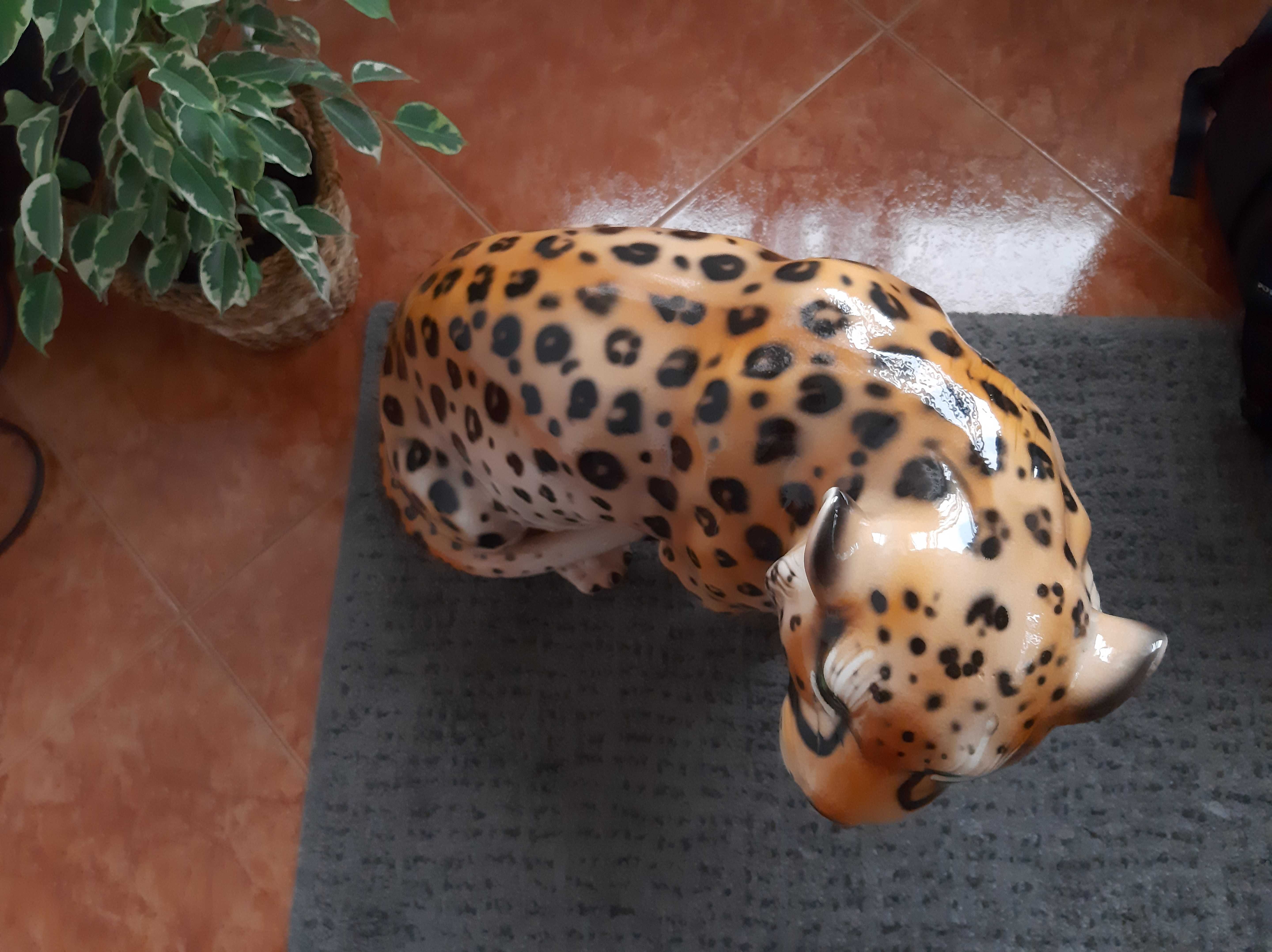 Leopardo de cerâmica em muito bom estado