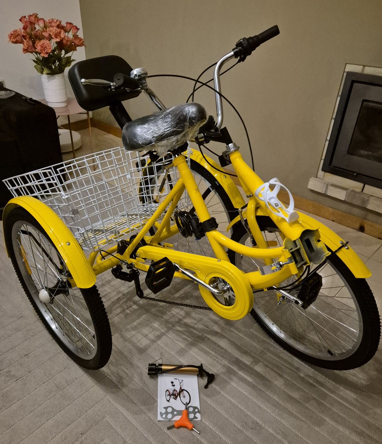 Novo triciclo 60cm/24", dobrável, montado, 7 velocidades