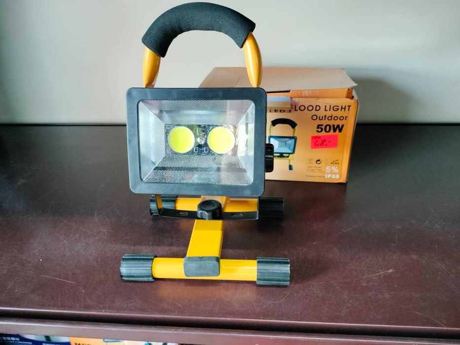 halogen naświetlacz led przenośna lampa led ROBOCZA 2400lm 100W ŚWIATŁ