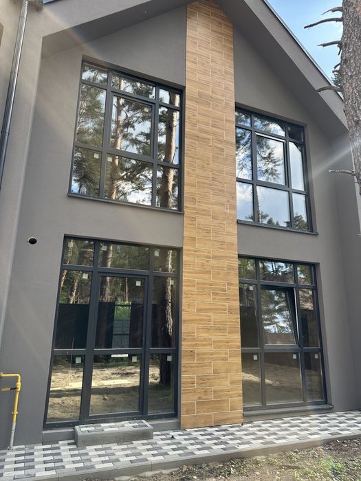 Таунхаус з великою земельною ділянкою. Є розтермінування