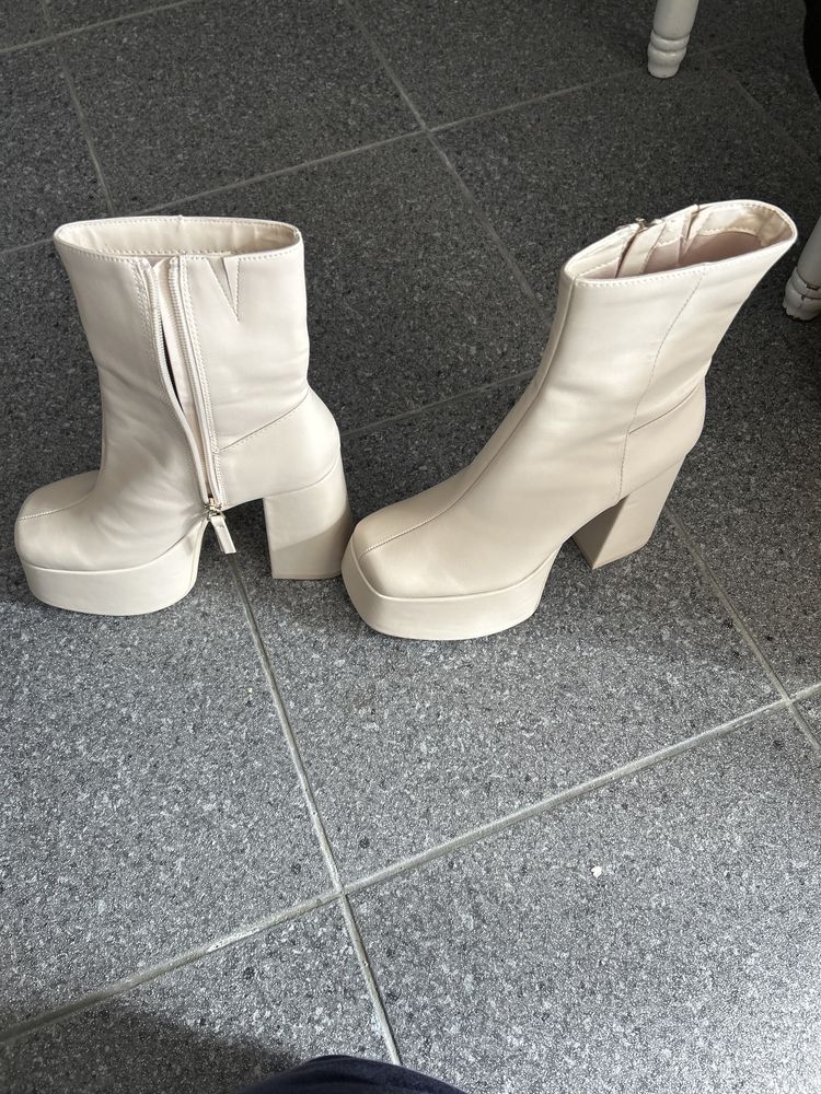 Botas Bershka 37