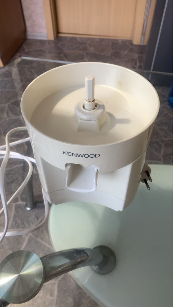 Соковижималка Kenwood електрична