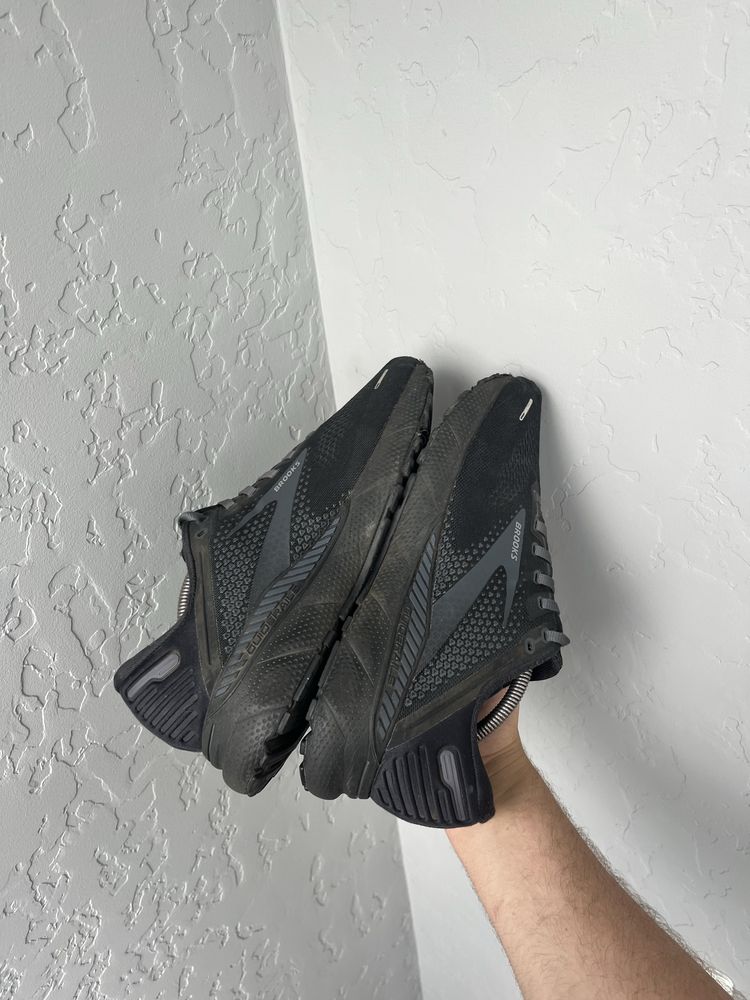 Brooks кросівки чоловічі бігові