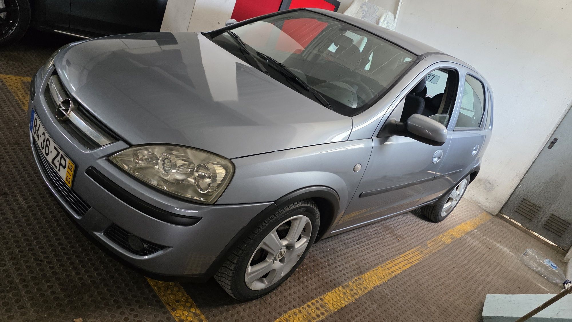 Opel corsa 1.2 16 v