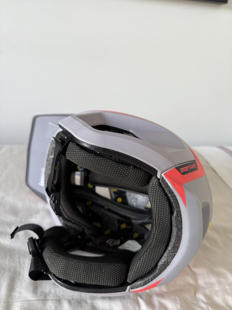 Capacete FOX Dropframe Pro